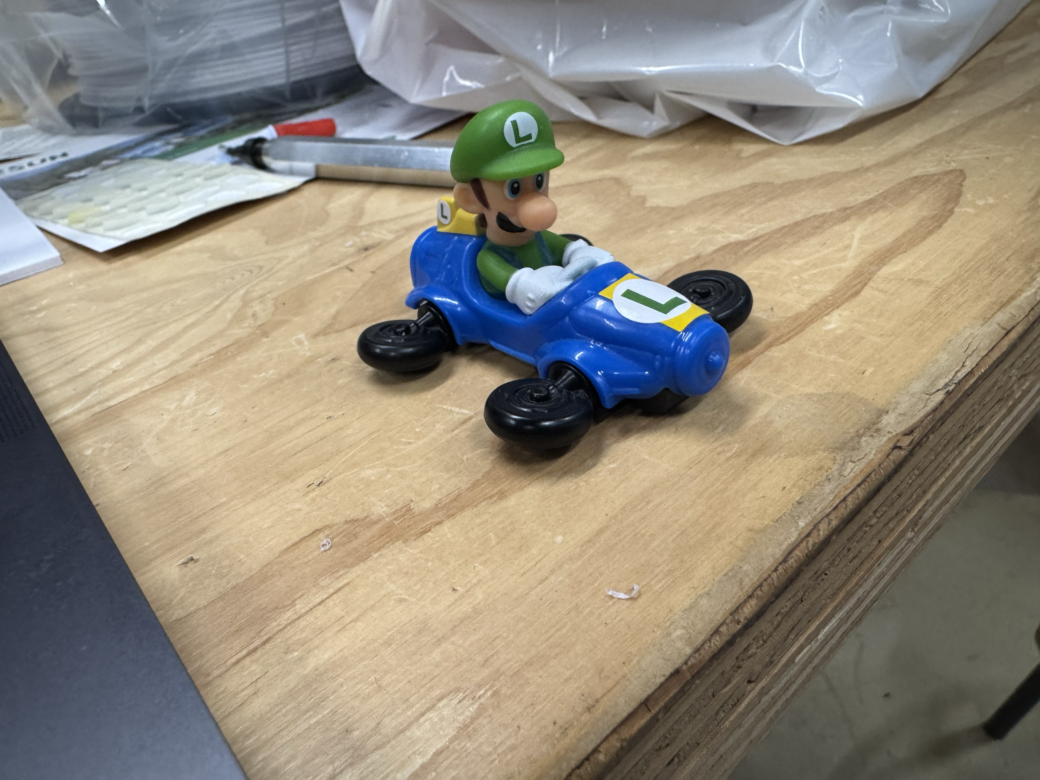 Display of the physical components of the Mario toys